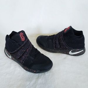 Nike Kyrie Irving 2 basketball shoes (size youth 2